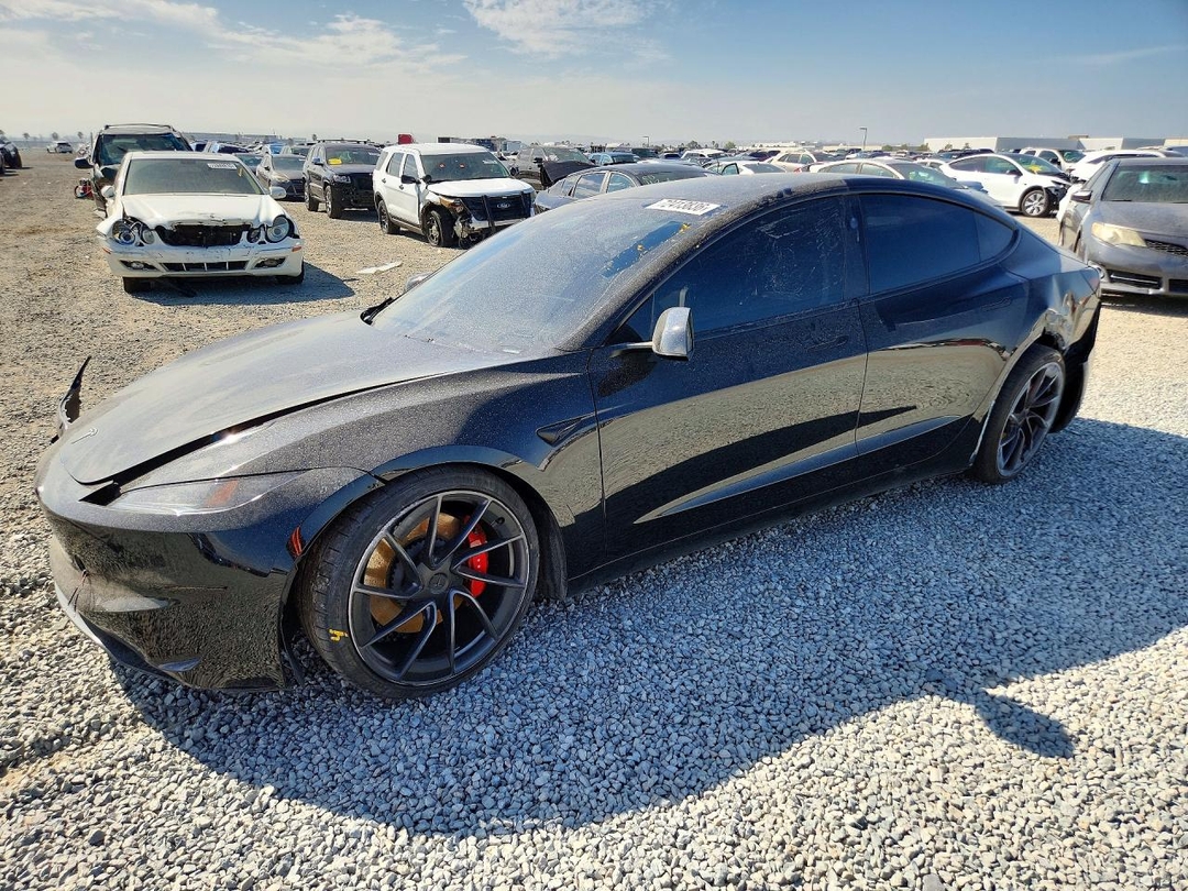 Vue de 2024 TESLA MODEL 3, angle 1
