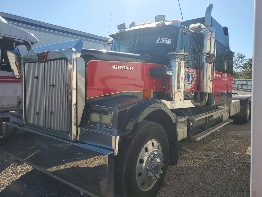 منظر 1996 WESTERN STAR 4900 SEMI TRUCK، زاوية 1