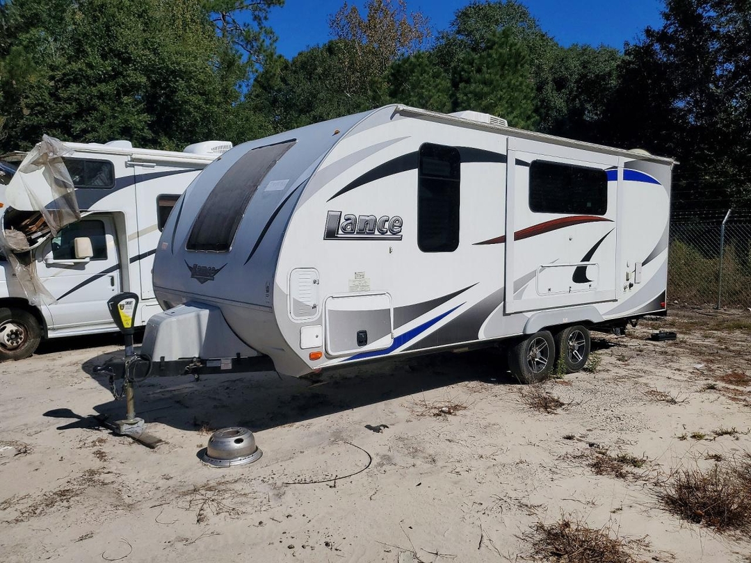 Вид 2018 LANCE CAMPER, угол 1