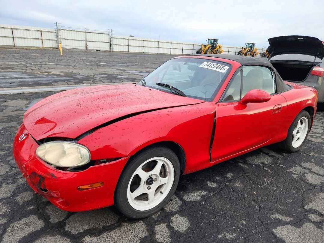 Vue de 2001 MAZDA MX-5 MIATA BASE, angle 1