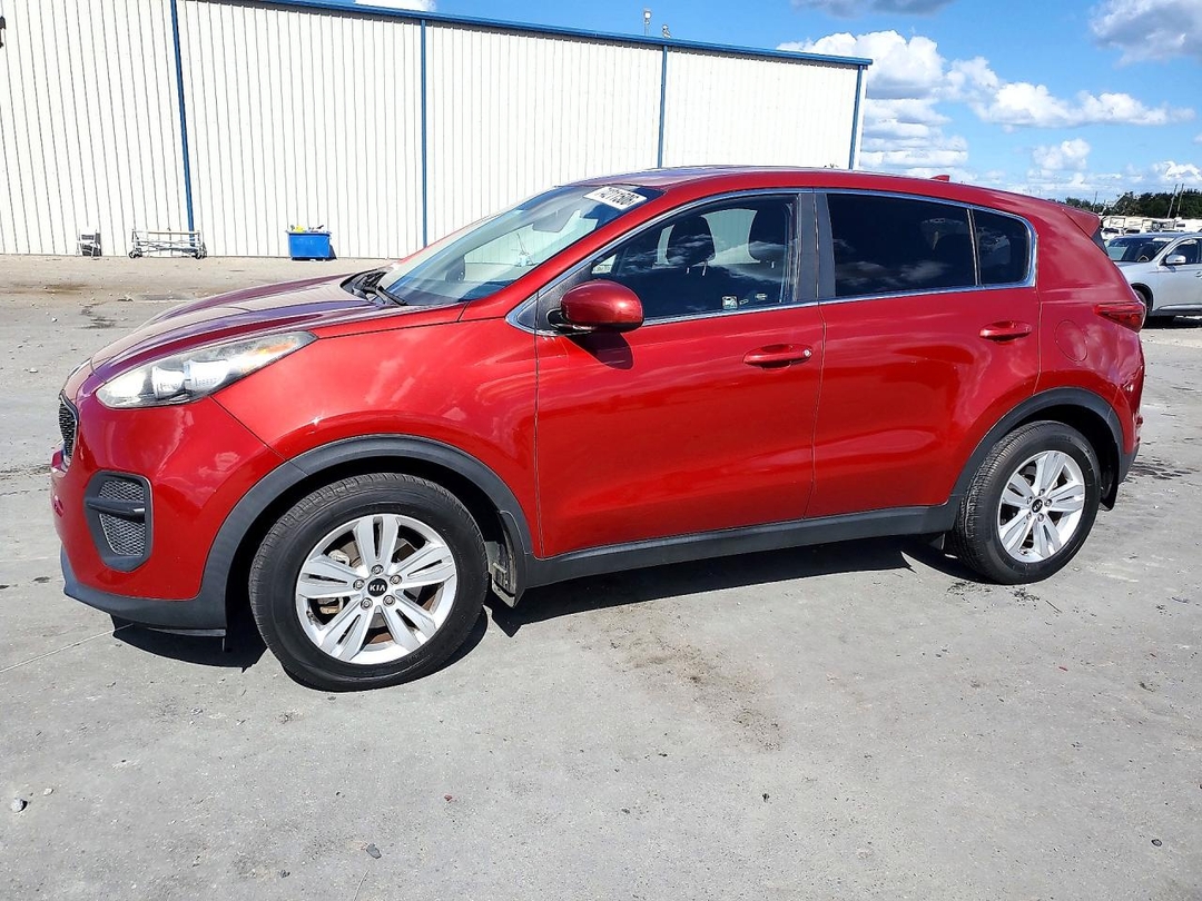 منظر 2017 KIA SPORTAGE LX، زاوية 1
