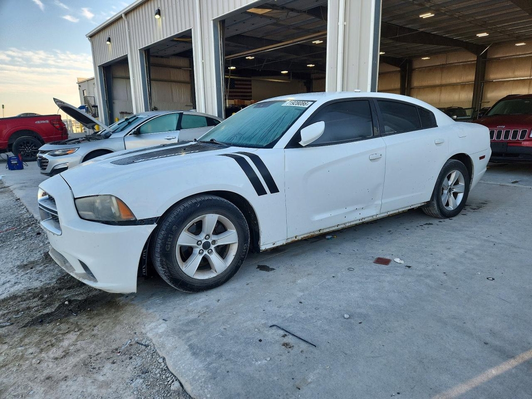 Вид 2013 DODGE CHARGER SE, угол 1
