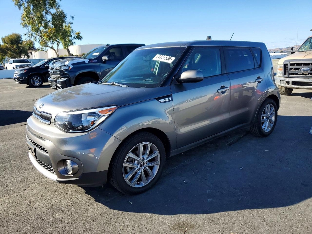 منظر 2018 KIA SOUL +، زاوية 1