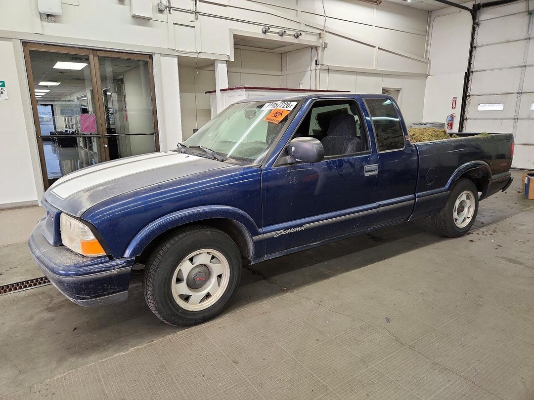 Вид 1999 GMC SONOMA, угол 1