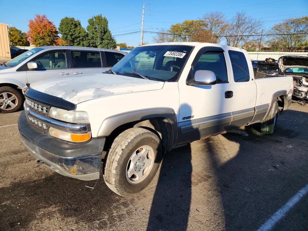 Vue de 2000 CHEVROLET SILVERADO K1500, angle 1