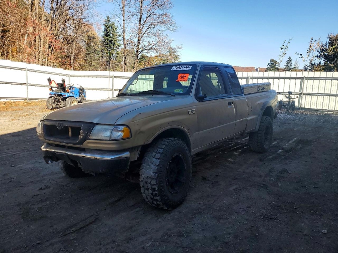 Vue de 2000 MAZDA B4000 TROY LEE EDITION, angle 1