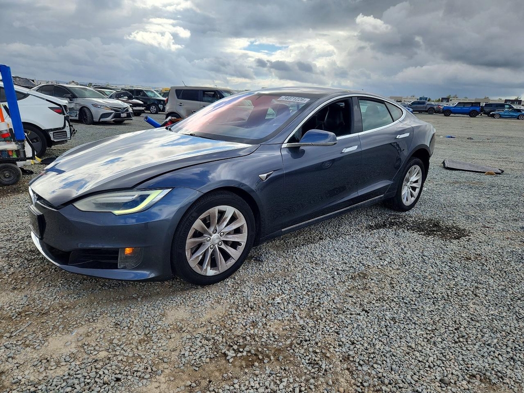 منظر 2017 TESLA MODEL S، زاوية 1