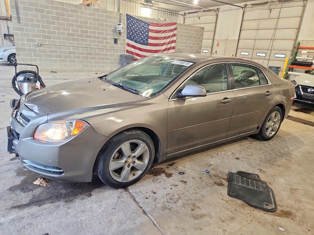 Вид 2011 CHEVROLET MALIBU 1LT, угол 1