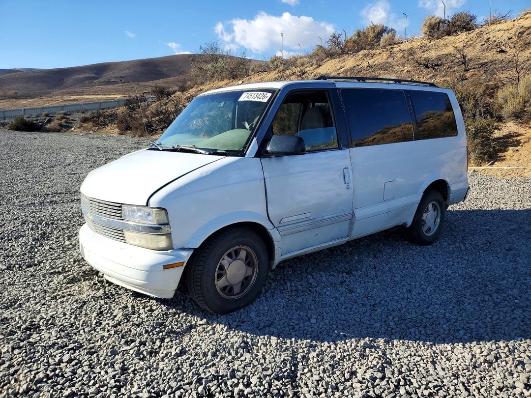 Vue de 2000 CHEVROLET ASTRO, angle 1