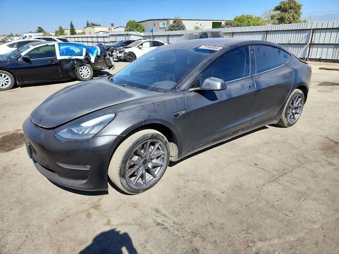 Вид 2018 TESLA MODEL 3, угол 1