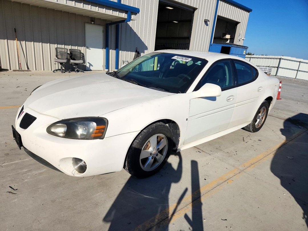 Vista de 2008 PONTIAC GRAND PRIX, ángulo 1