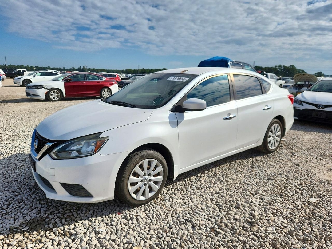 Vue de 2016 NISSAN SENTRA SV, angle 1