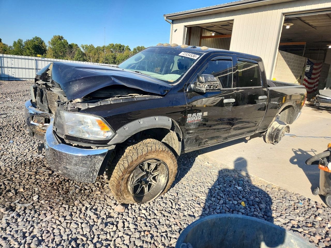 Vista de 2016 RAM 2500 ST, ángulo 1