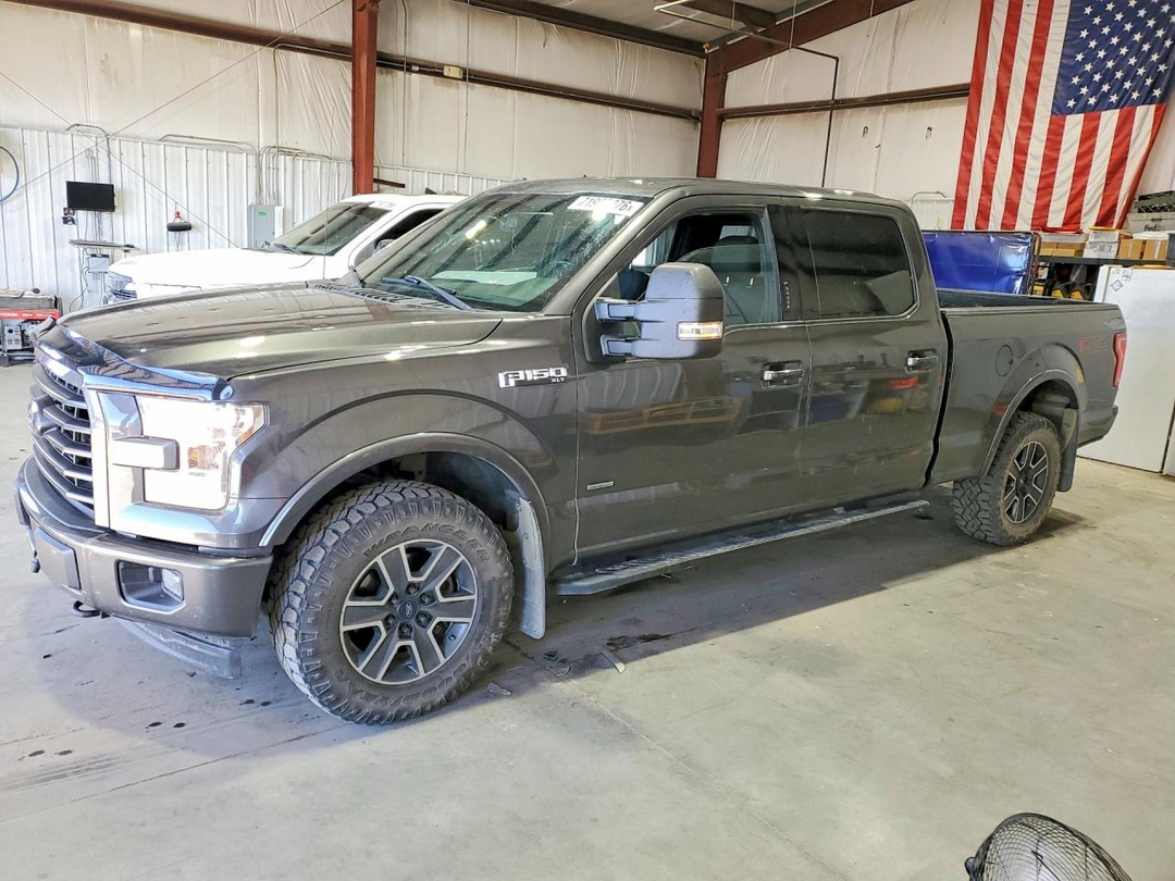 Vue de 2016 FORD F150 SUPERCREW, angle 1
