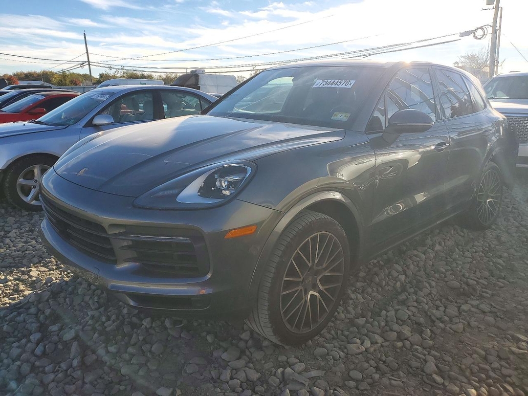 Вид 2021 PORSCHE CAYENNE, угол 1