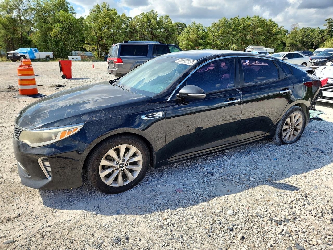 منظر 2018 KIA OPTIMA S، زاوية 1