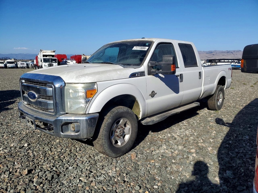 Vista de 2012 FORD F350 SUPER DUTY, ángulo 1