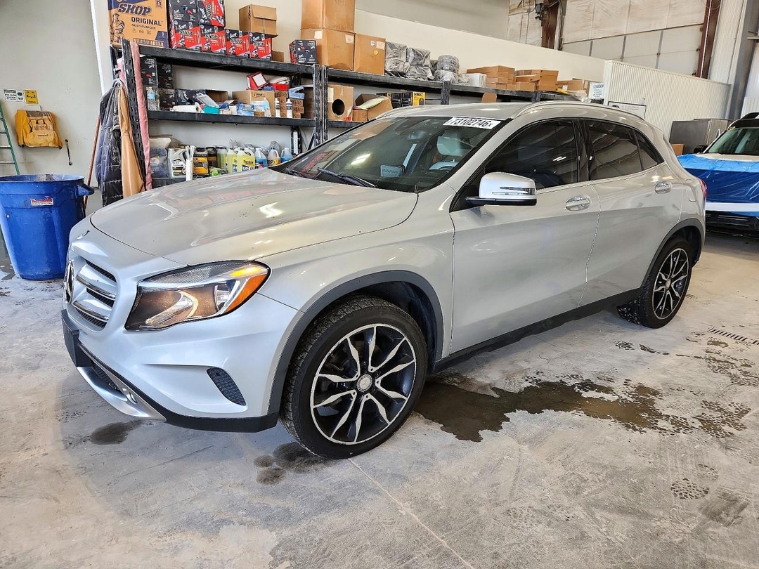 منظر 2016 MERCEDES-BENZ GLA 250، زاوية 1
