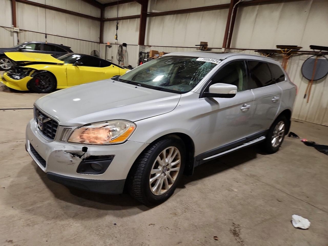 Vista de 2010 VOLVO XC60 T6, ángulo 1
