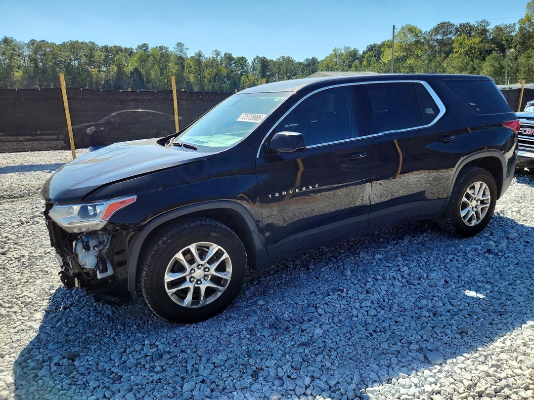 Вид 2020 CHEVROLET TRAVERSE LS, угол 1