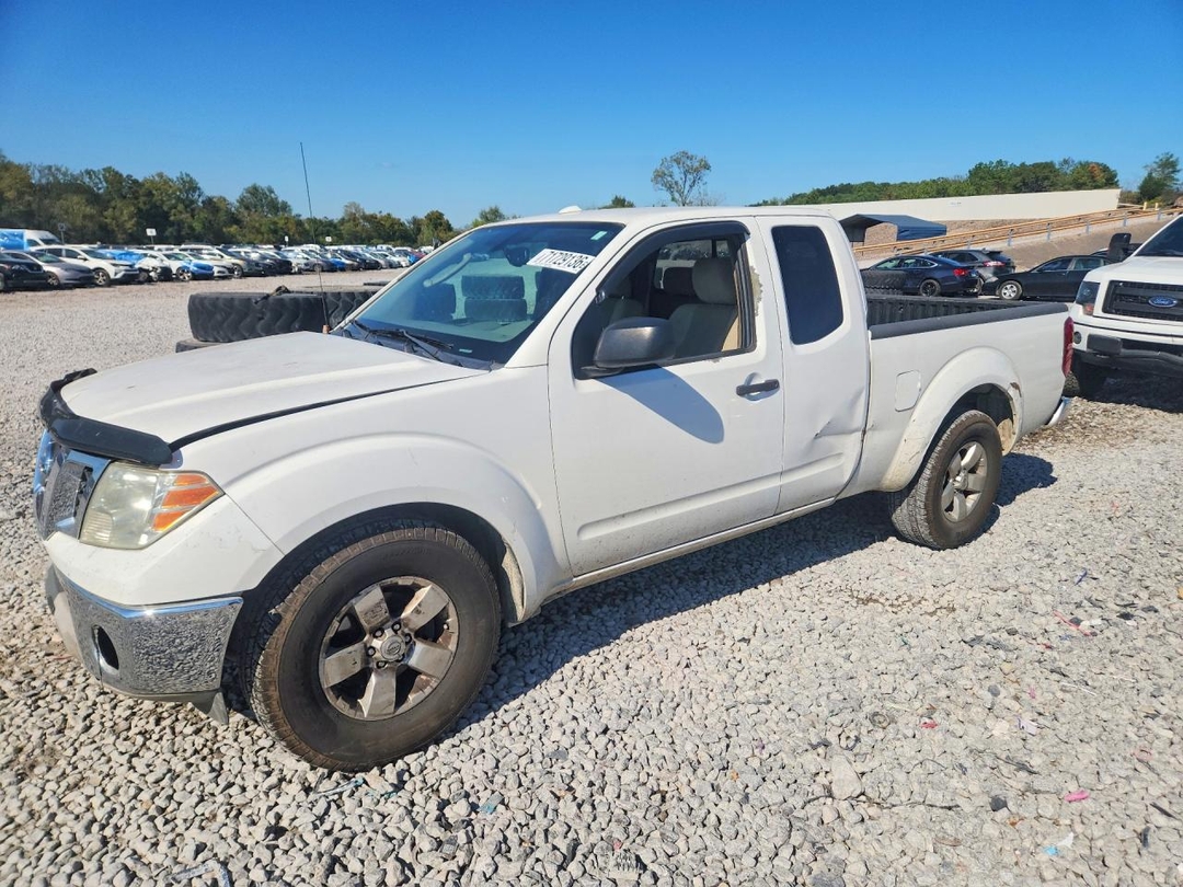منظر 2011 NISSAN FRONTIER SV V6، زاوية 1