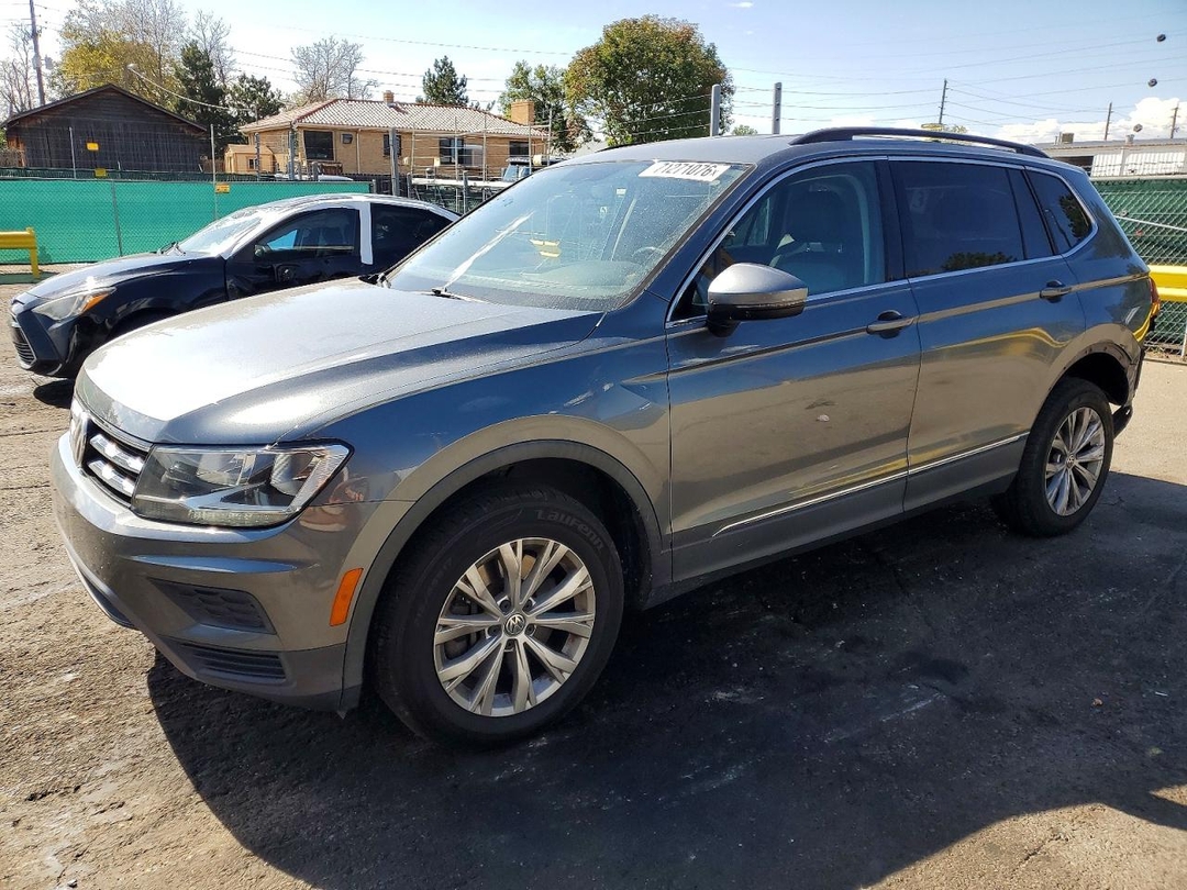 منظر 2018 VOLKSWAGEN TIGUAN SE، زاوية 1