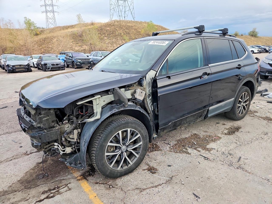 منظر 2020 VOLKSWAGEN TIGUAN SE، زاوية 1