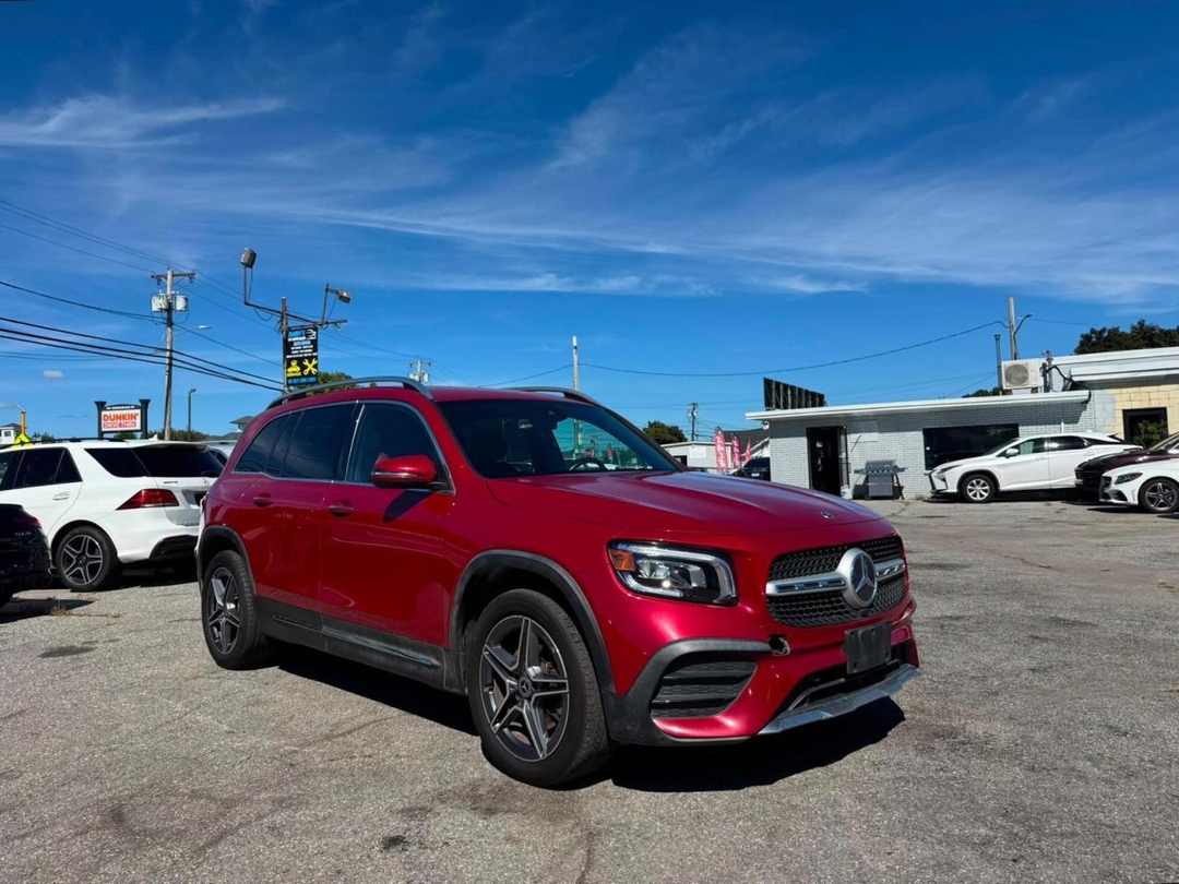 Vista de 2022 MERCEDES-BENZ GLB 250, ángulo 1