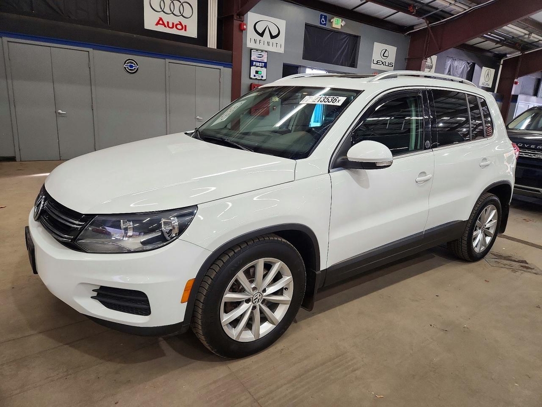 منظر 2017 VOLKSWAGEN TIGUAN WOLFSBURG، زاوية 1