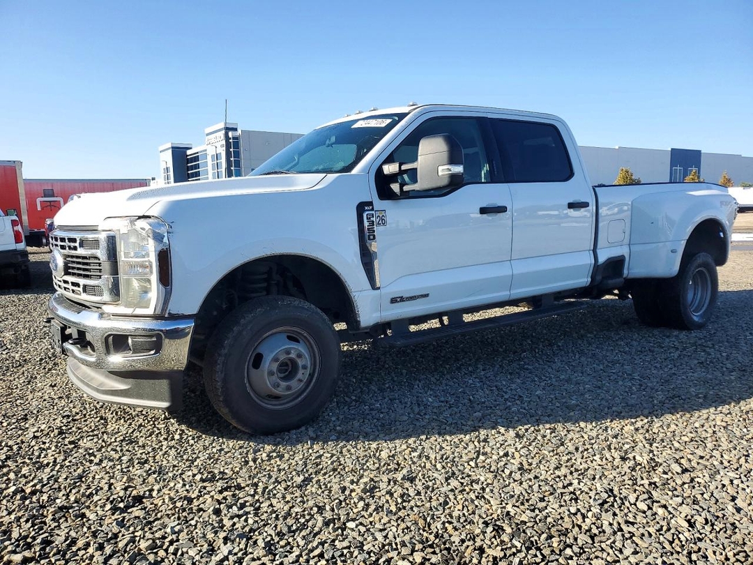 Вид 2024 FORD F350 SUPER DUTY, угол 1