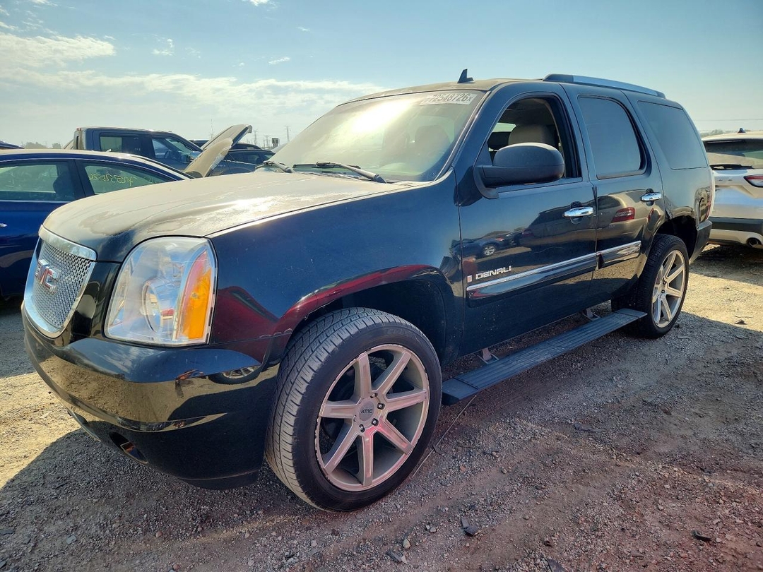 منظر 2007 GMC YUKON DENALI، زاوية 1