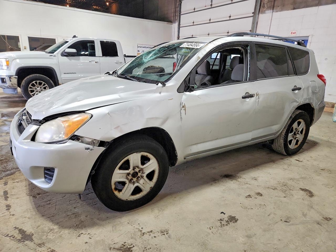 Vue de 2012 TOYOTA RAV4 BASE, angle 1