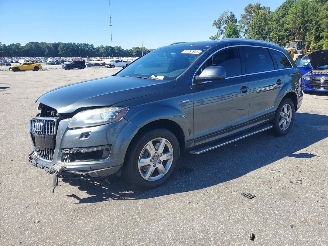 Vue de 2013 AUDI Q7 PRESTIGE, angle 1