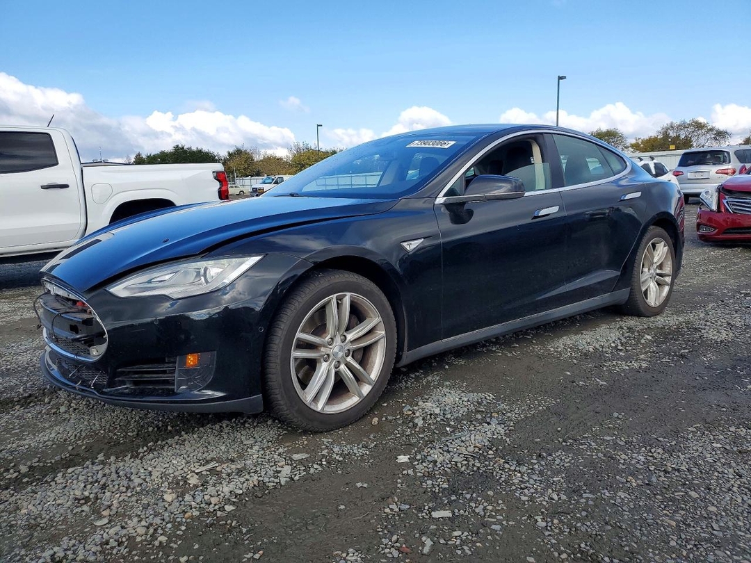 Vista de 2015 TESLA MODEL S 70, ángulo 1
