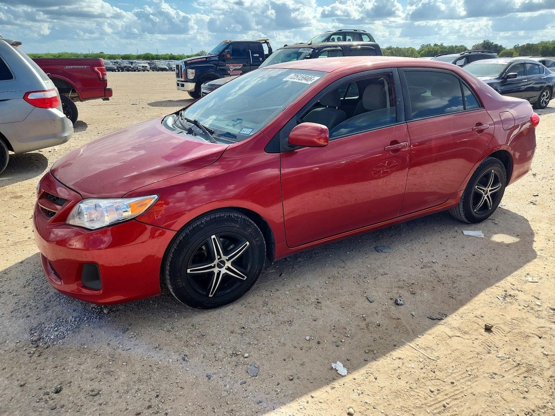 منظر 2011 TOYOTA COROLLA LE، زاوية 1