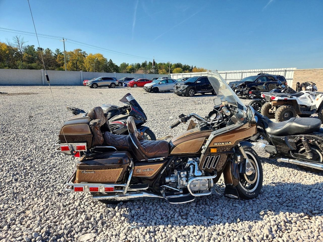 Vue de 1982 HONDA GOLDWING, angle 1