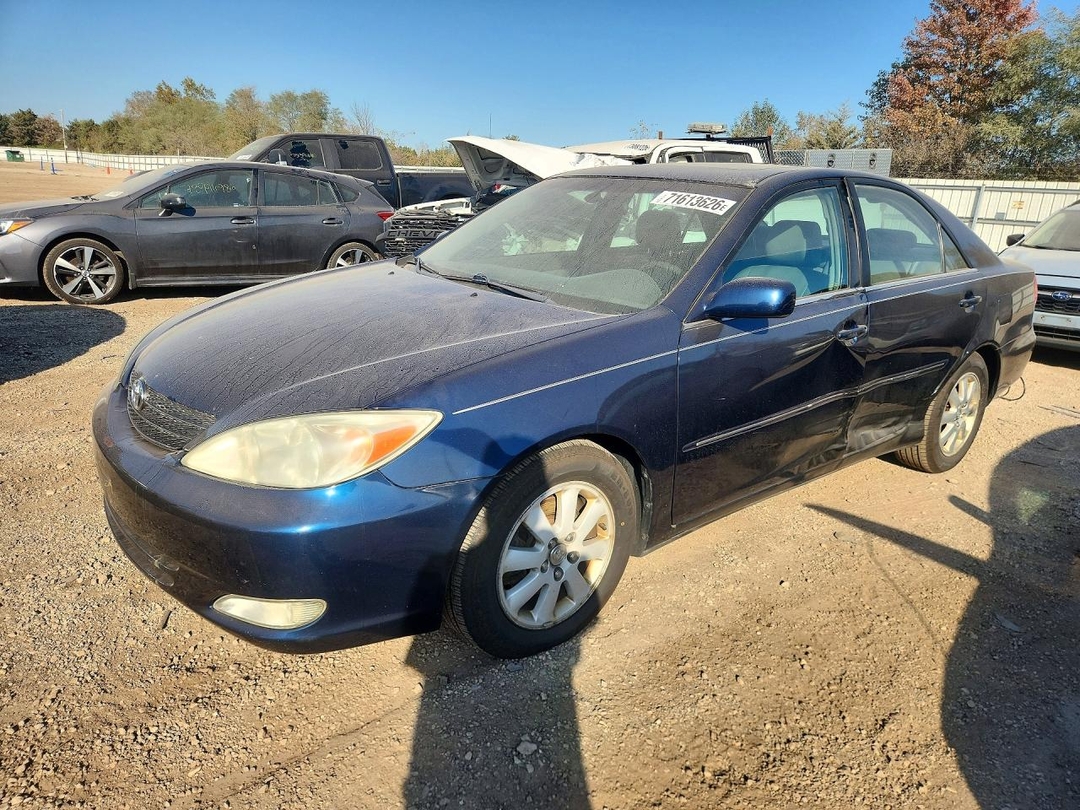 Vista de 2003 TOYOTA CAMRY XLE V6, ángulo 1