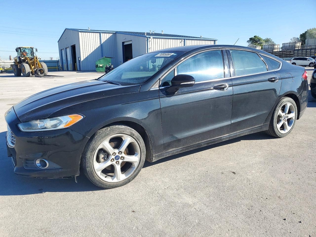 منظر 2014 FORD FUSION SE، زاوية 1