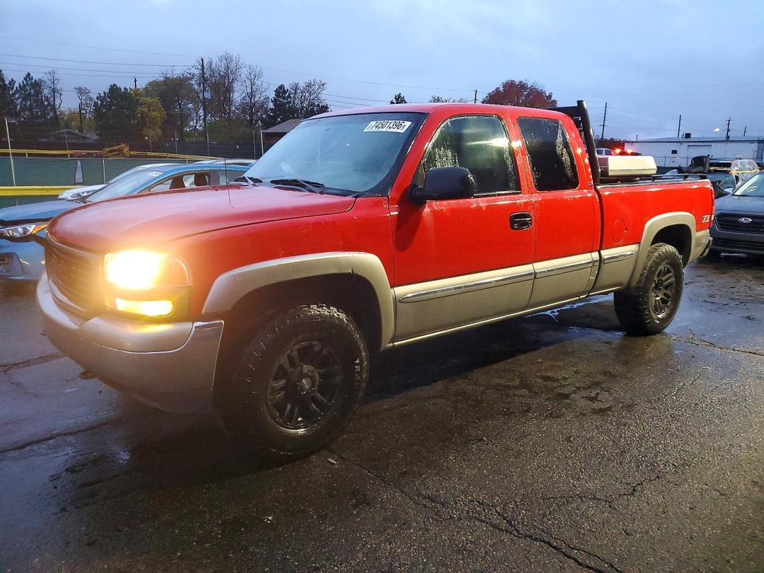منظر 2000 GMC NEW SIERRA K1500، زاوية 1