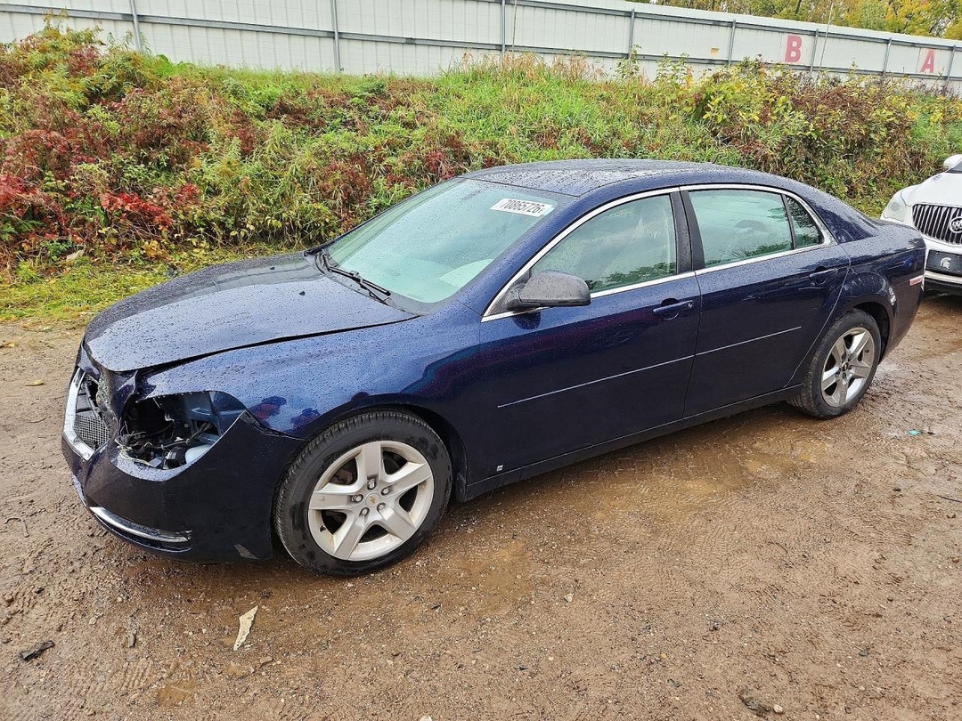 Вид 2009 CHEVROLET MALIBU LS, угол 1