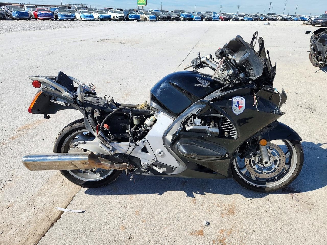 منظر 2006 HONDA ST1300، زاوية 1