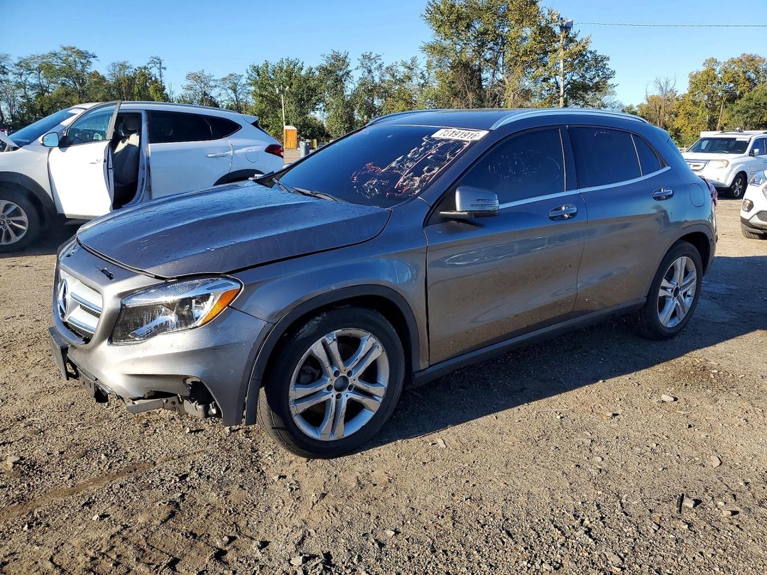 منظر 2016 MERCEDES-BENZ GLA 250، زاوية 1