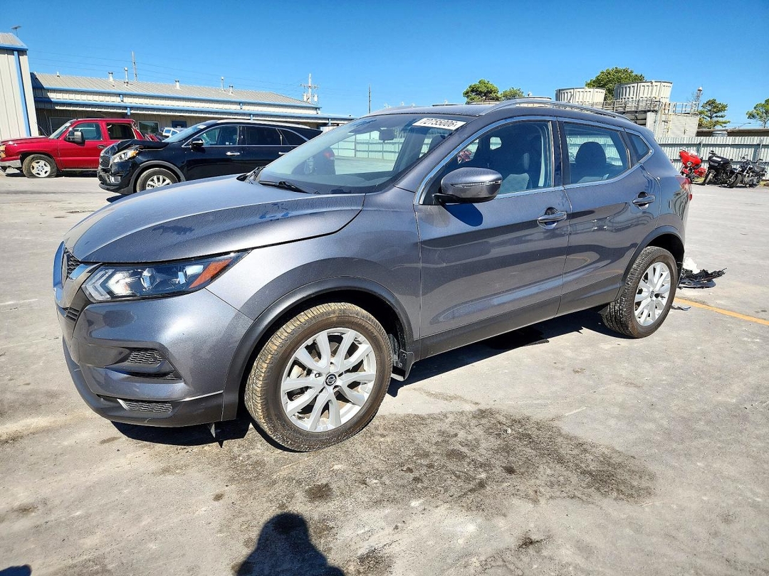 Vue de 2020 NISSAN ROGUE SPORT SV, angle 1