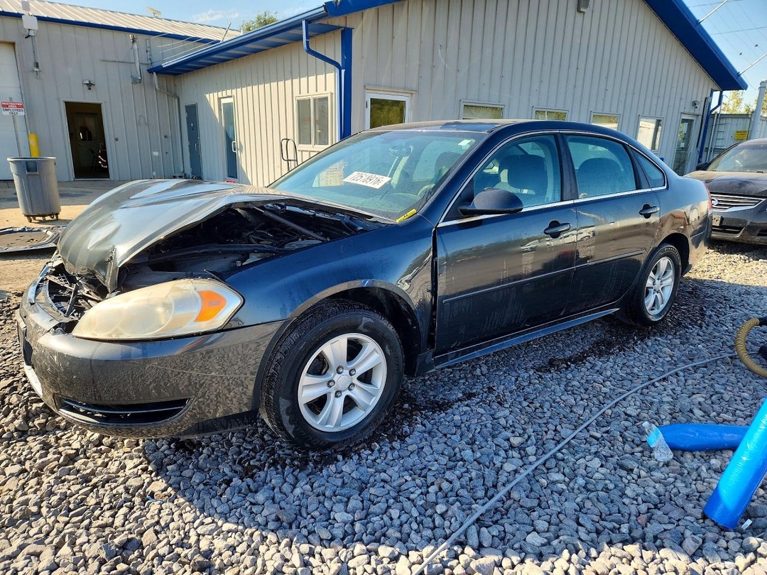 Vue de 2013 CHEVROLET IMPALA LS, angle 1