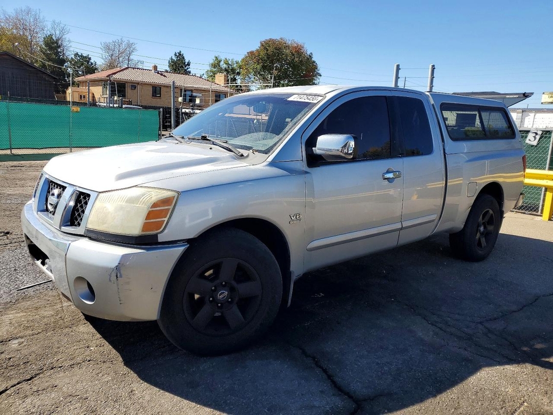 Vue de 2004 NISSAN TITAN XE, angle 1