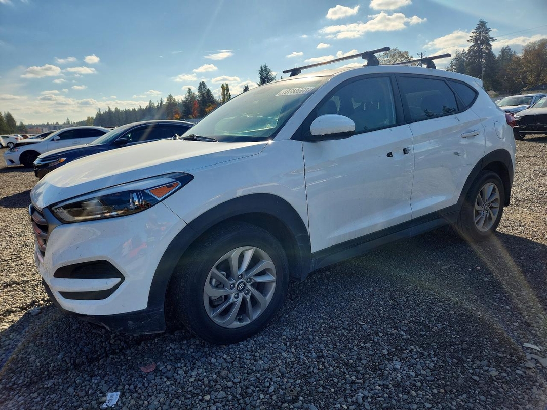 Vue de 2018 HYUNDAI TUCSON SE, angle 1