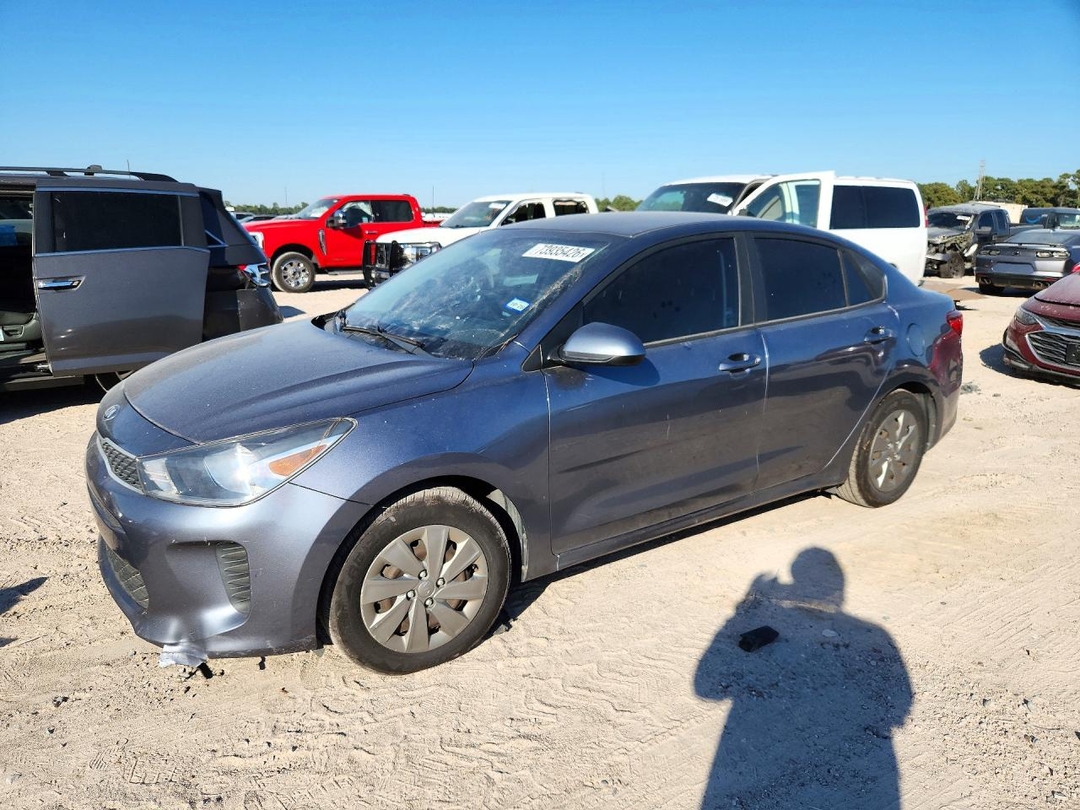 Vue de 2020 KIA RIO S, angle 1