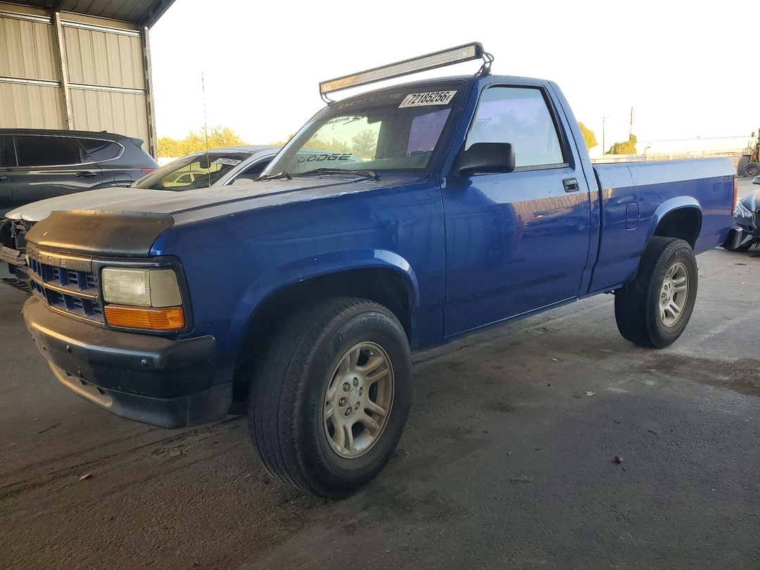 Vista de 1996 DODGE DAKOTA, ángulo 1