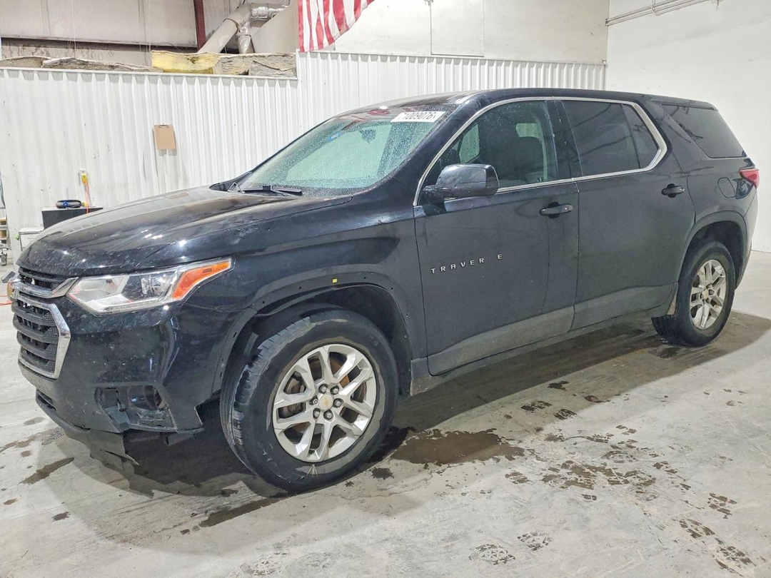Vue de 2020 CHEVROLET TRAVERSE LS, angle 1