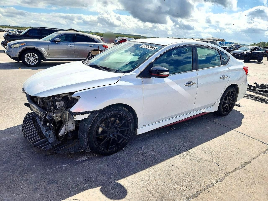 Vista de 2019 NISSAN SENTRA NISMO, ángulo 1